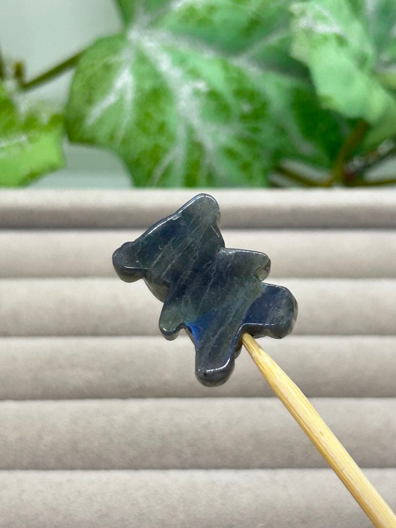 天然石ラブラドライト　くまパーツ　No.1577