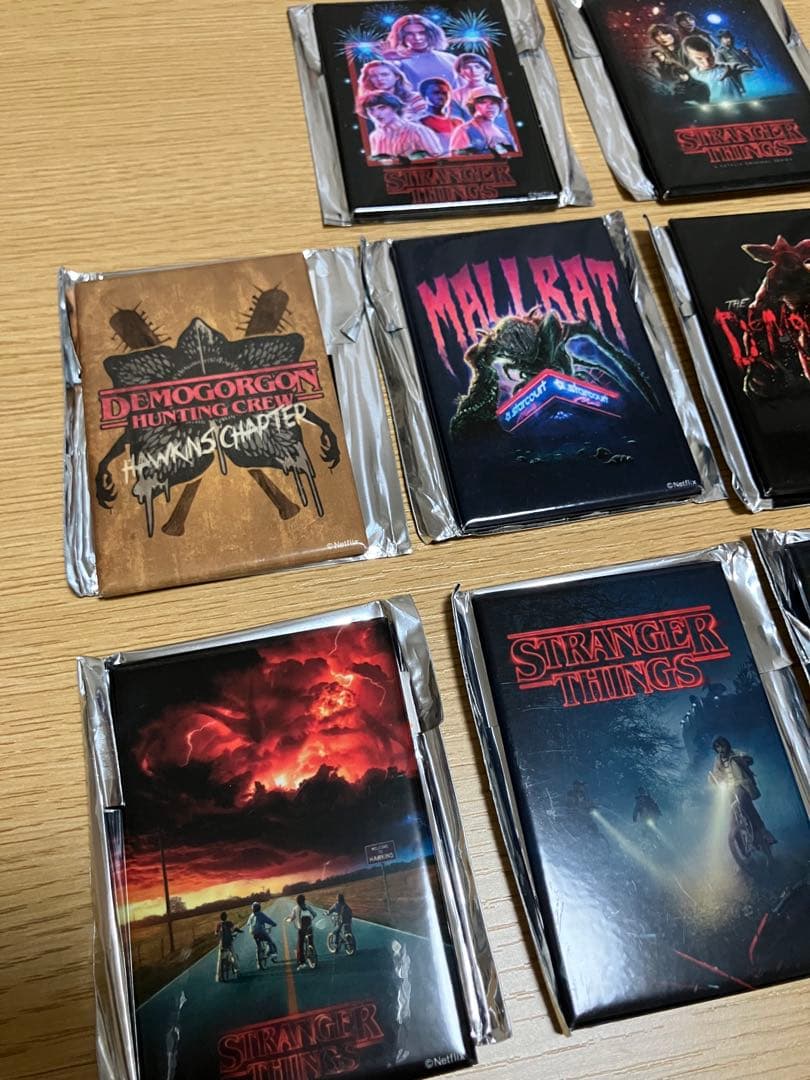 激レア！未使用ストレンジャーシングストレーディング缶マグネット