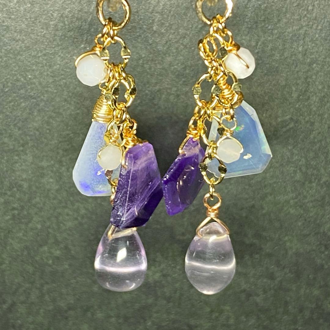 【秋暮る】季節はずれの白菖蒲☆天然石ピアス