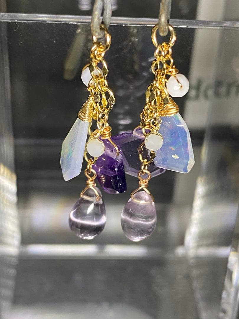 【秋暮る】季節はずれの白菖蒲☆天然石ピアス