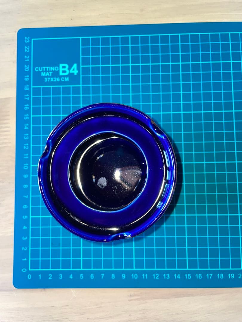 竜志作　灰皿   喫煙具  和柄  金彩紺　梅陶器　陶磁器　レトロインテリア