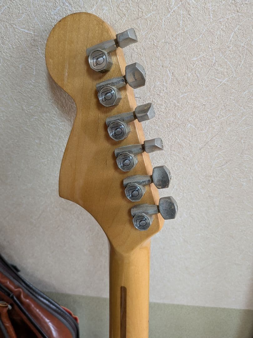 FERNANDES　エレキギター サンバースト ケース付き