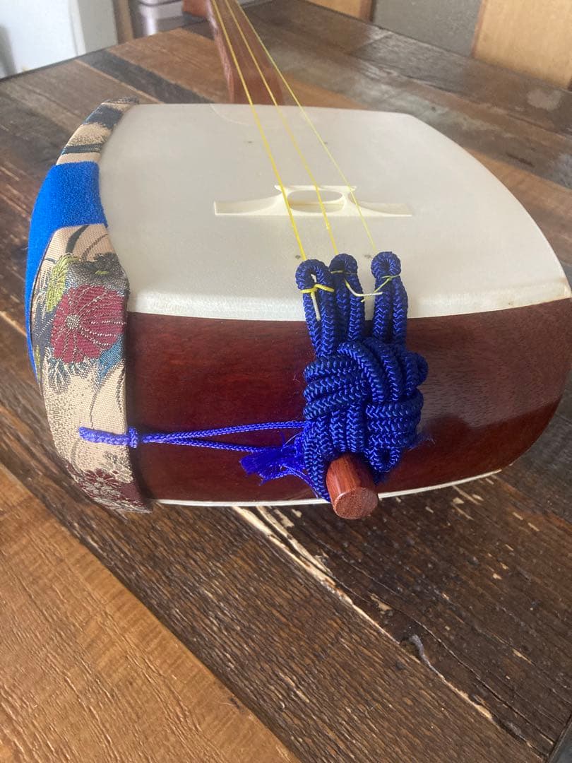 中棹三味線　棹太さ2.6 本皮　猫皮