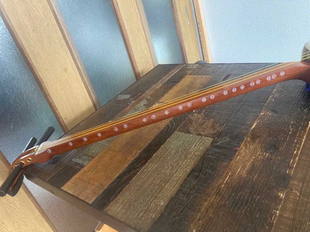 中棹三味線　棹太さ2.6 本皮　猫皮