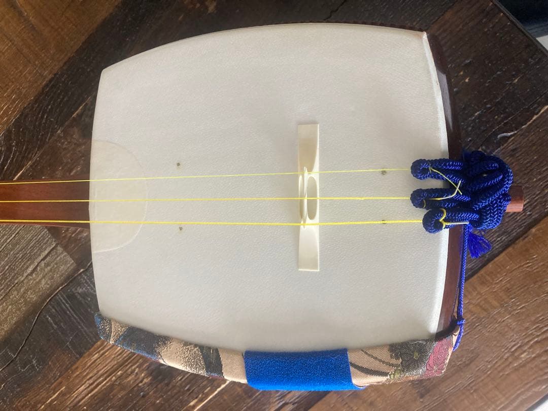 中棹三味線　棹太さ2.6 本皮　猫皮