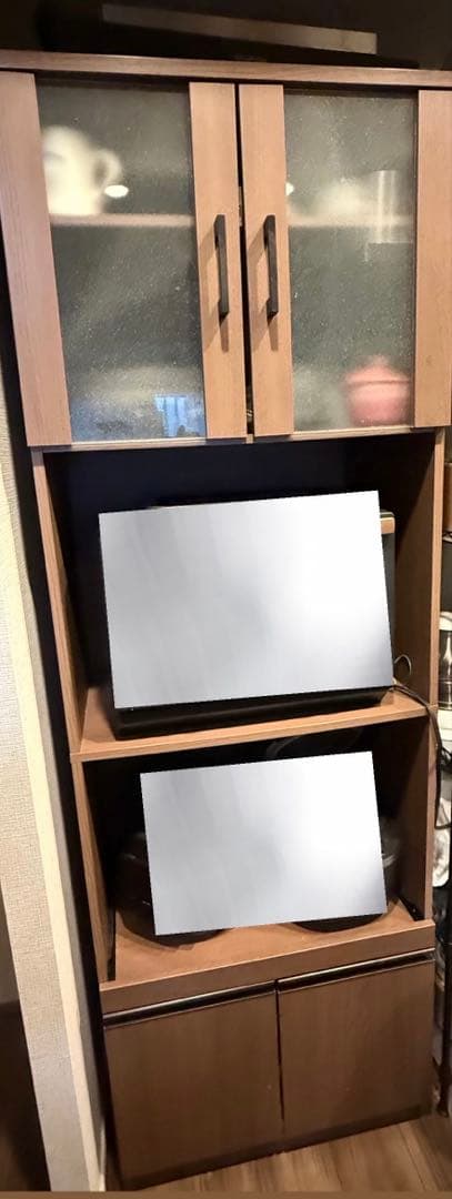 木目調ガラス扉付き食器棚