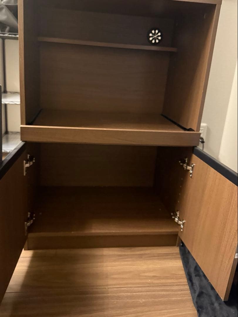 木目調ガラス扉付き食器棚