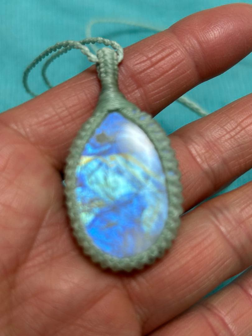 マクラメネックレス　ムーンストーン