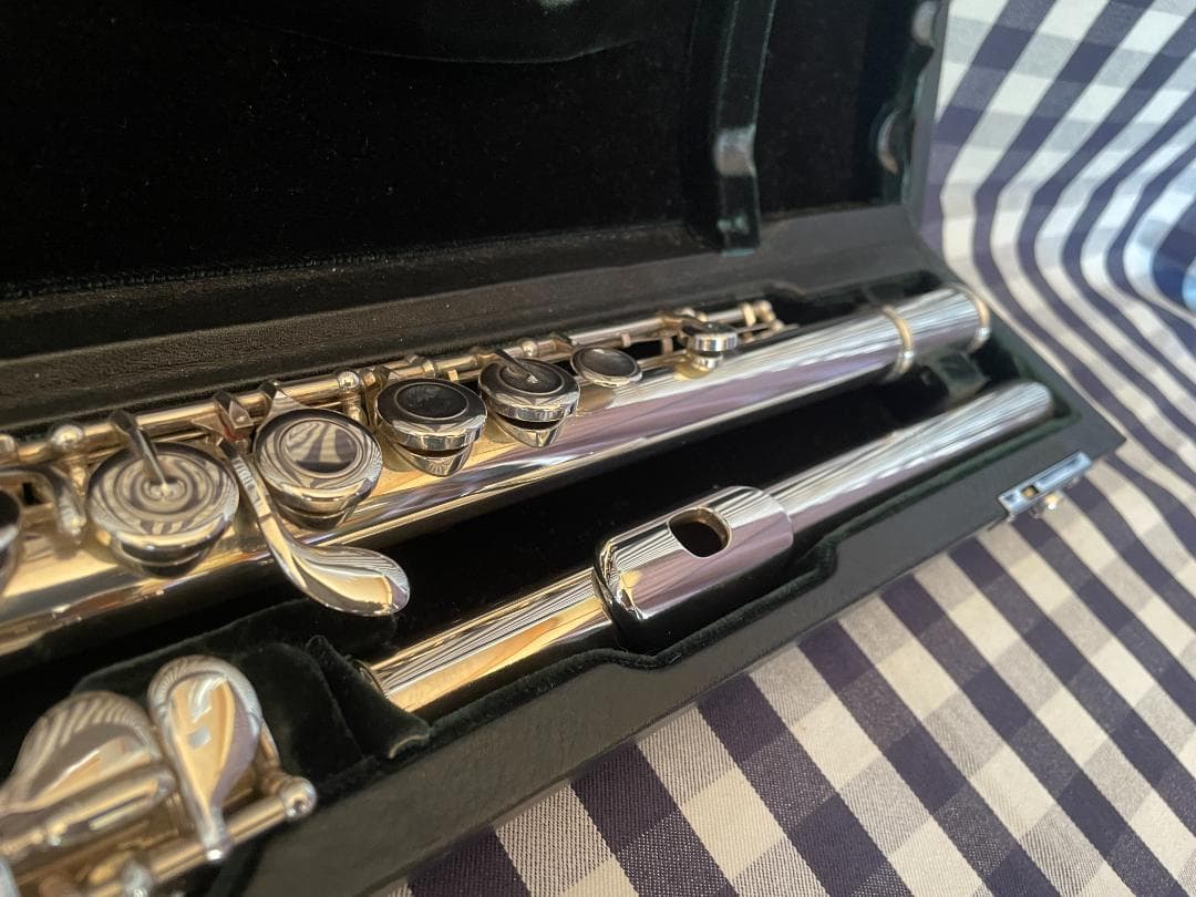 パールフルート 総銀製 “Maesta” ソルダードトーンホール ＣＣＥ