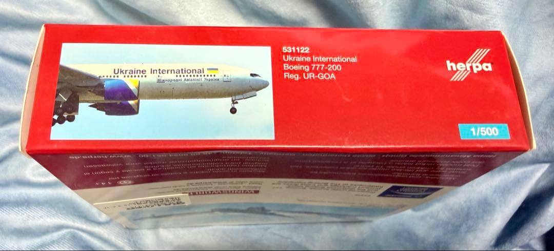 ウクライナ国際航空 ボーイング777-200 1/500 herpa - メルカリ