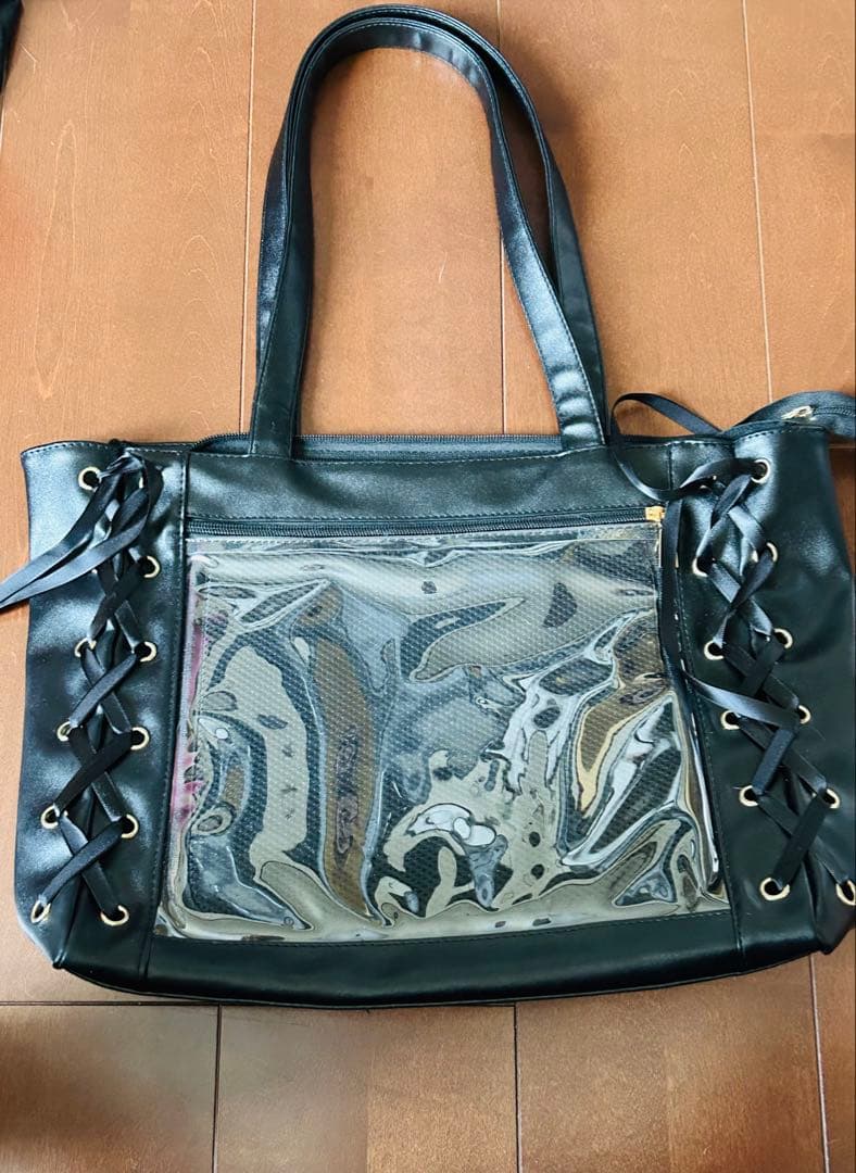 2024新ビジュ ゆあんくん缶バッジ＋痛バッグ黒A4サイズ - メルカリ