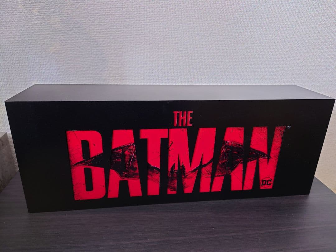 美品】ザ・バットマン THE・BATMAN ロゴライトボックス ホットトイズ