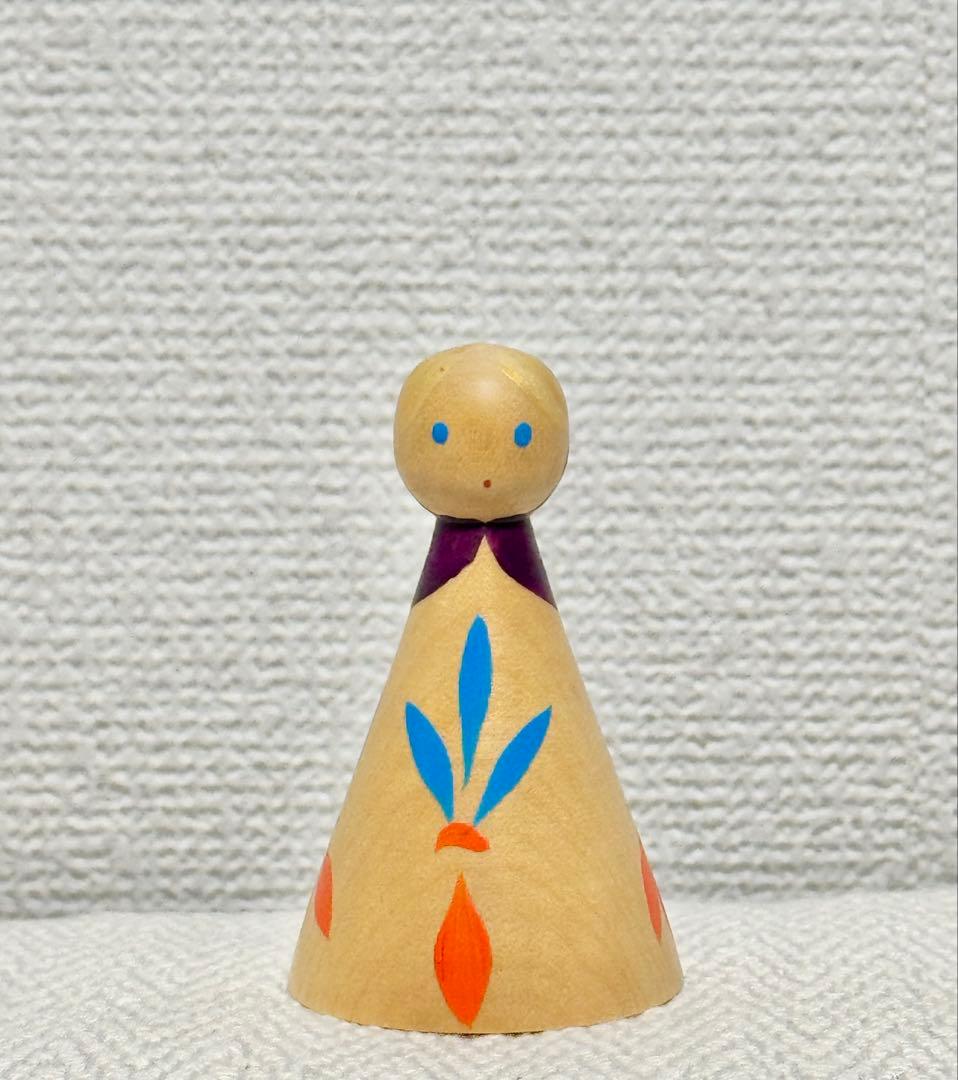 レア　北欧　木製　ハンドペインティング　置物