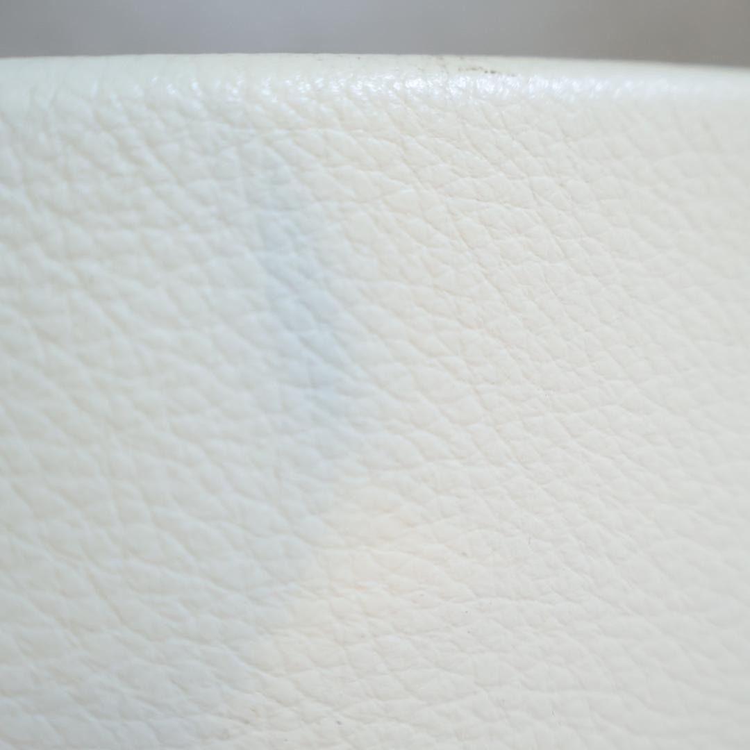 ポルトローナフラウ フィオリーレ サイドテーブル 本革 レザー IDC大塚 高級