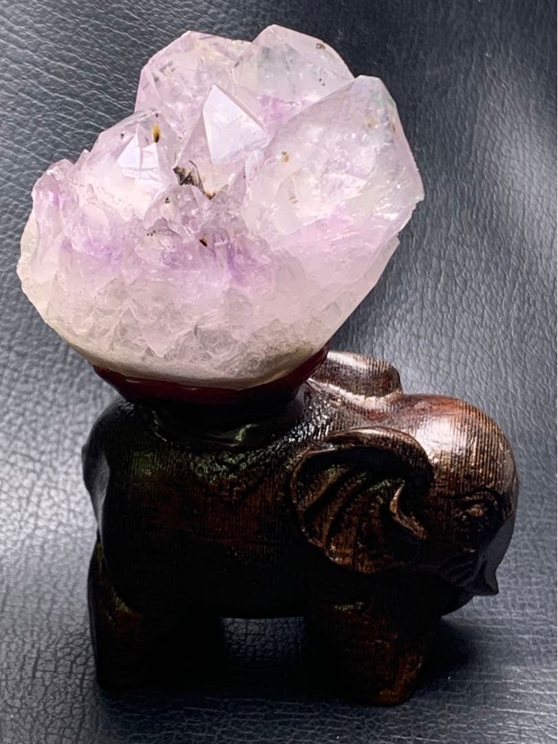 070676 アメジスト原石虹入り象の置き物