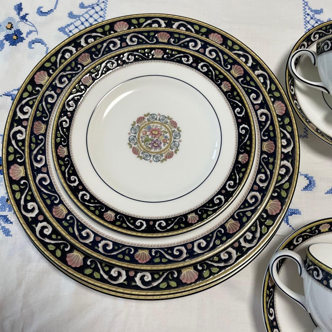 ウェッジウッド　ラニーミード黒壺　ディナー皿セット✖️2