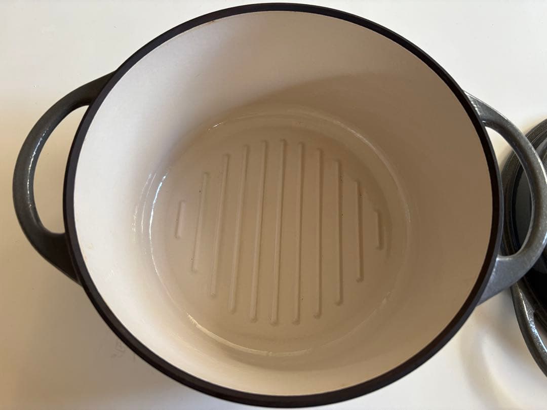 ◇VERMICULARオーブンポットラウンド22cmレシピ付き(1度のみ使用)◇