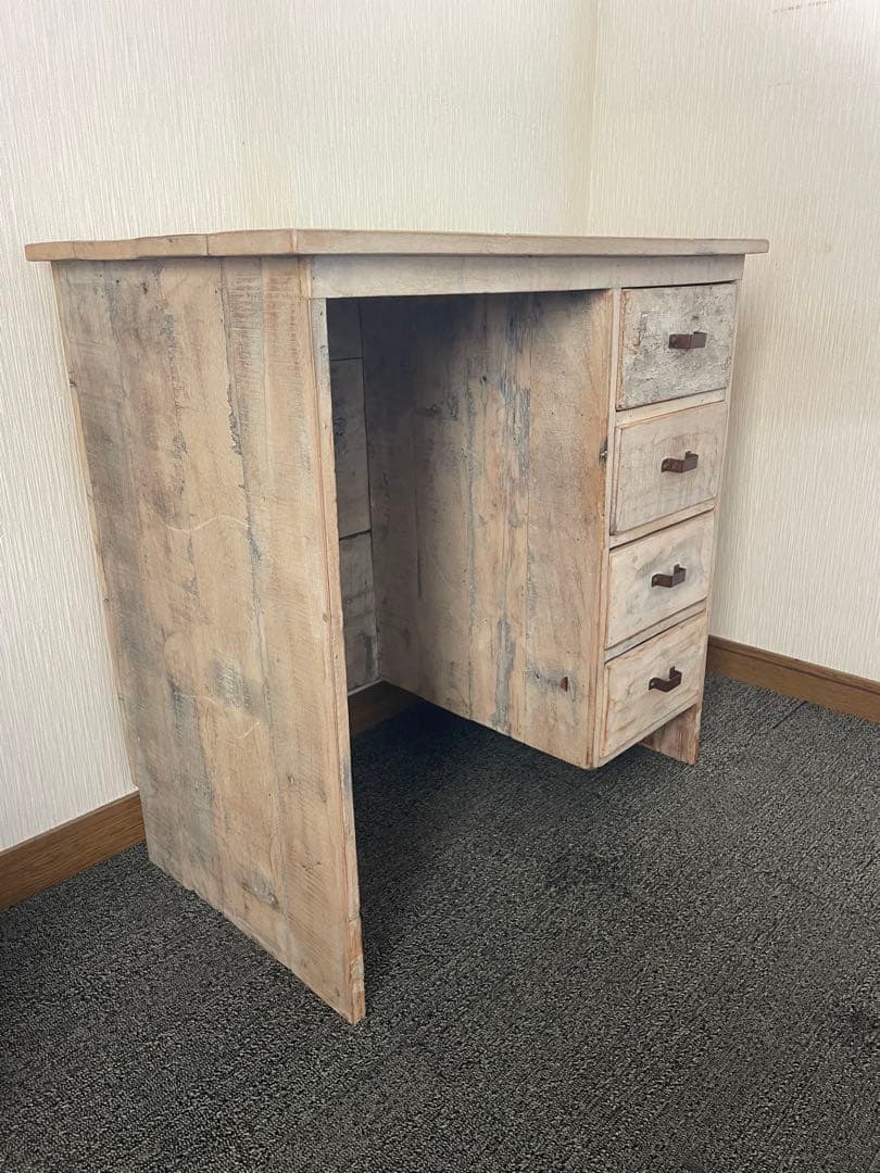 小振りなアンティーク机　デスク　古材　ビンテージ　ホワイト　ファニチャー