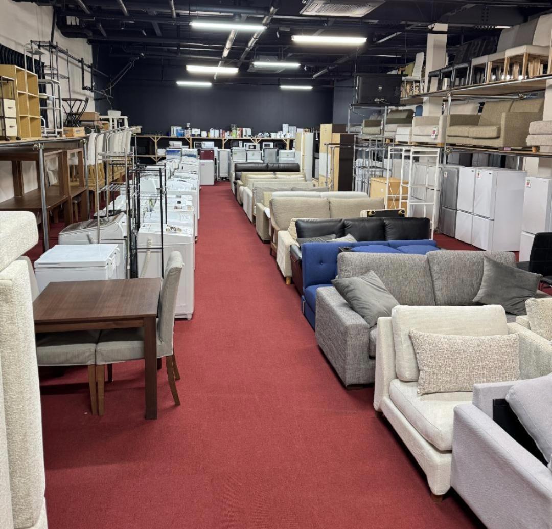 東京23区送料無料　美品2人掛けソファー　可愛い白！！