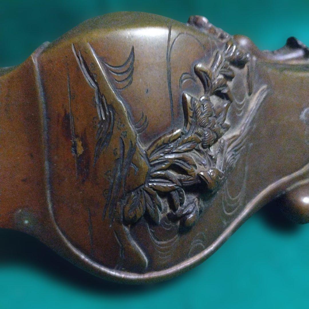 青銅製の花瓶 鳥と波の彫刻 菱形 - メルカリ