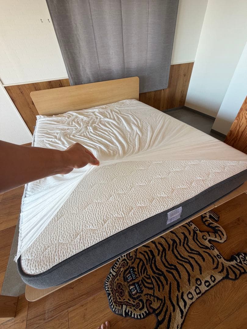 美品！Nellマットレス　クイーンサイズ