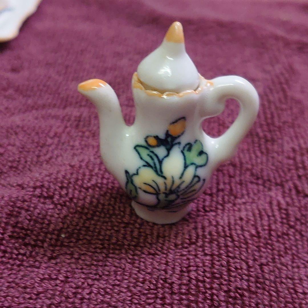 59番 ミニチュア ドールハウス 陶器 カップ＆ソーサー＆ミルク入れ他セット