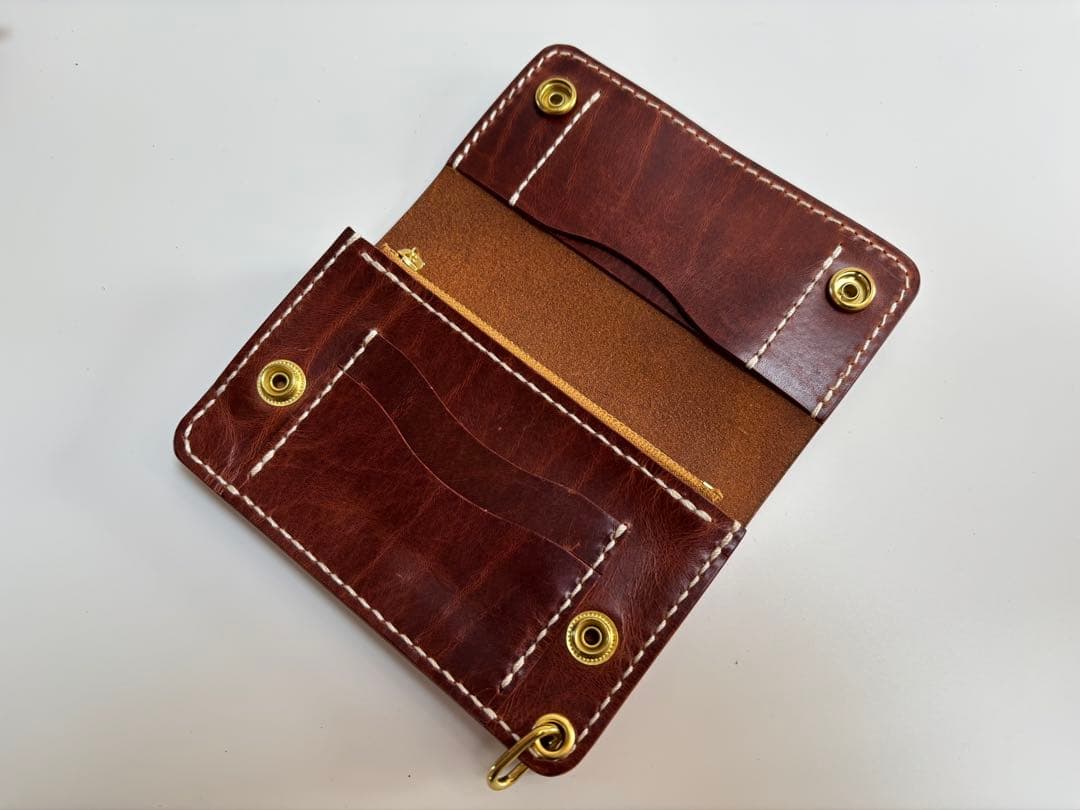 ダークブラウン　ヌメ革　ロマネスク　トラッカーウォレット【タイプＡ1】三層　真鍮
