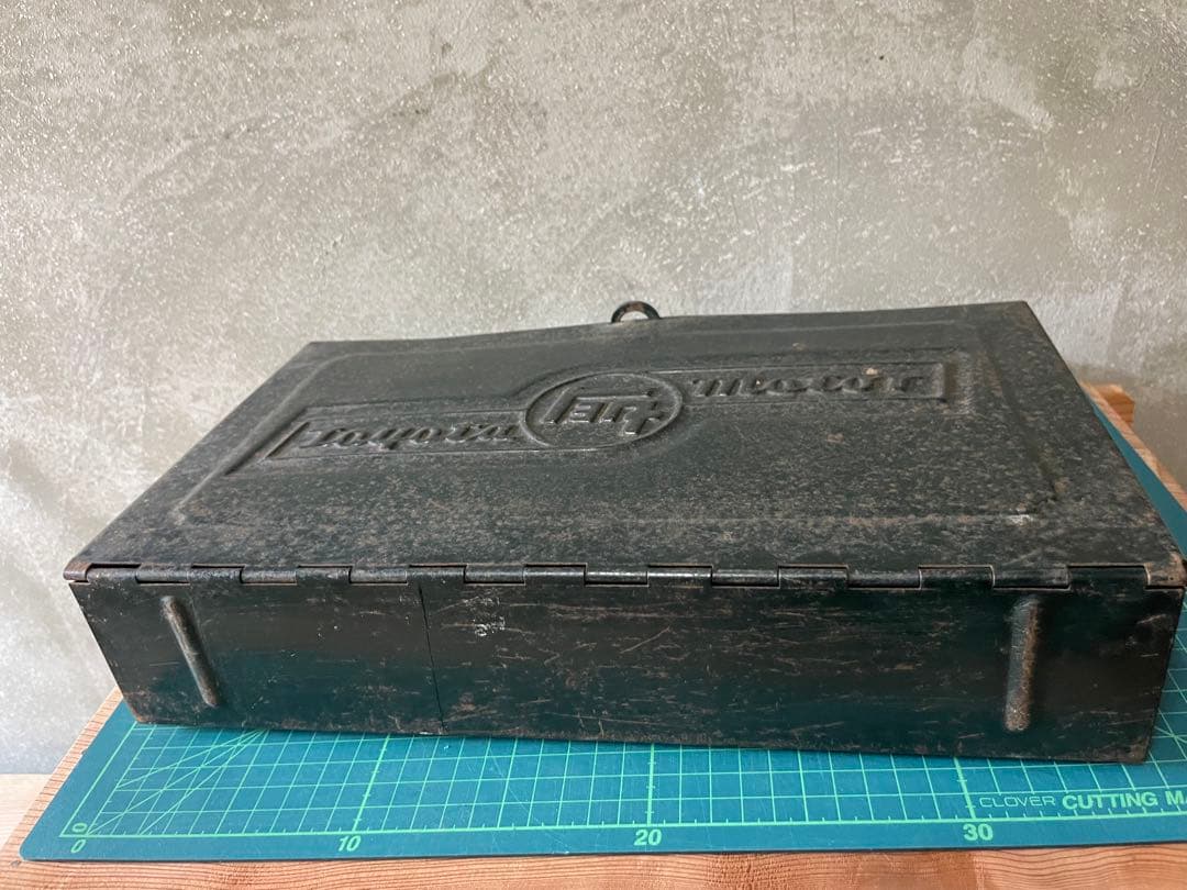 トヨタ 工具箱 レトロ 鉄製 レア【m543 toyota motor 道具箱】 - メルカリ