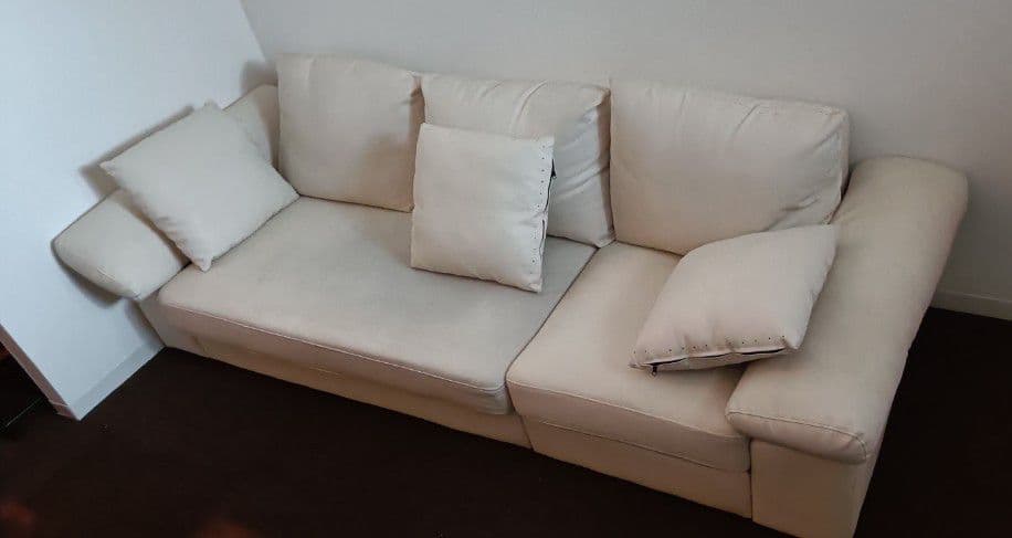 アイボリー色 3人掛けソファ