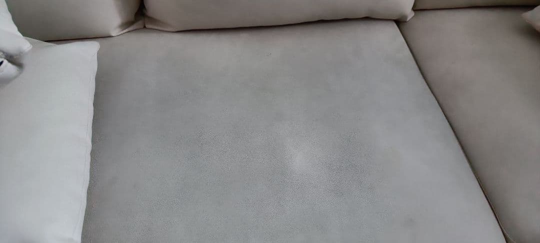 アイボリー色 3人掛けソファ