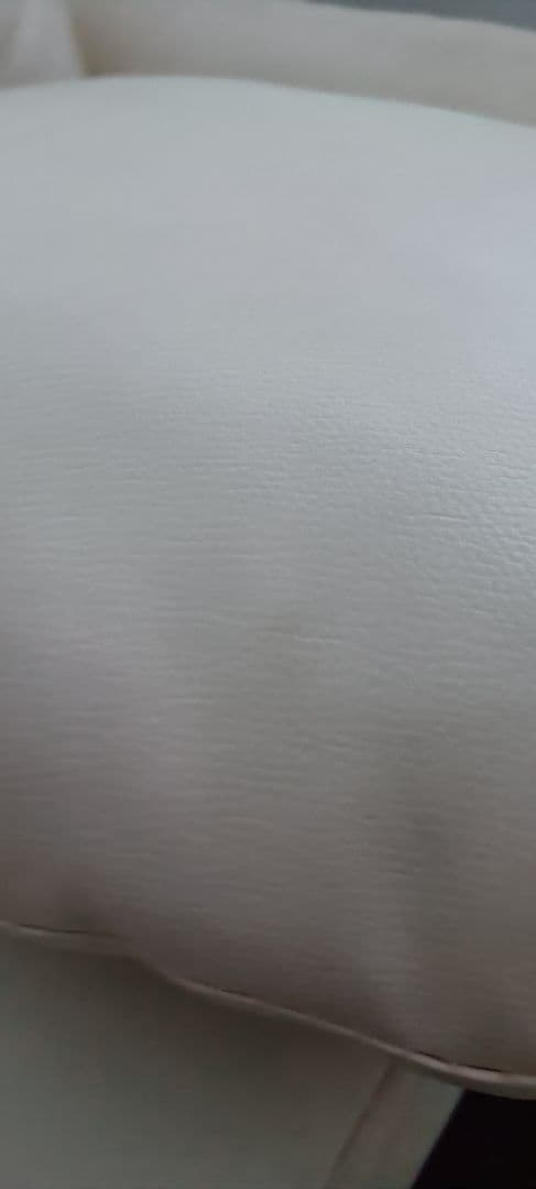 アイボリー色 3人掛けソファ