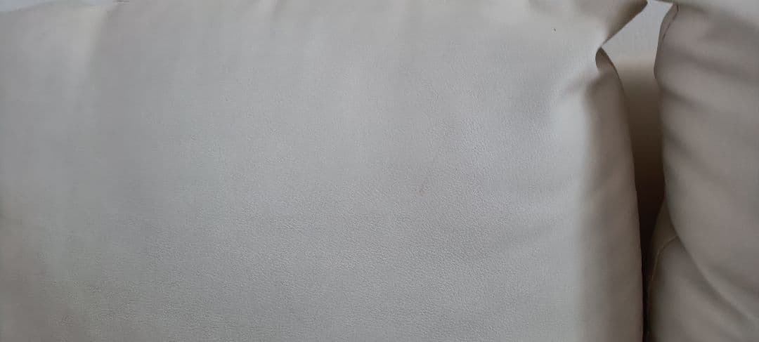 アイボリー色 3人掛けソファ