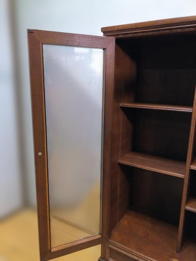 送料無料 高級家具 アンティーク調 木製ガラスキャビネット 飾り棚 251214