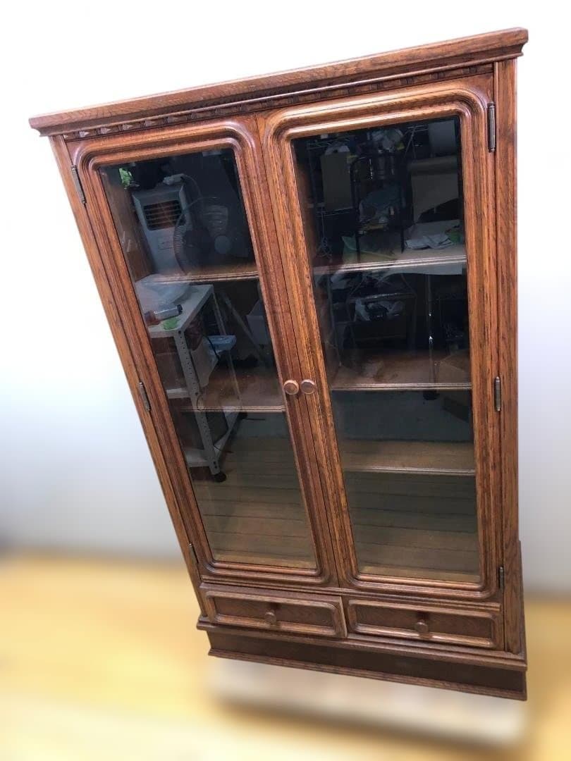 送料無料 高級家具 アンティーク調 木製ガラスキャビネット 飾り棚 251214