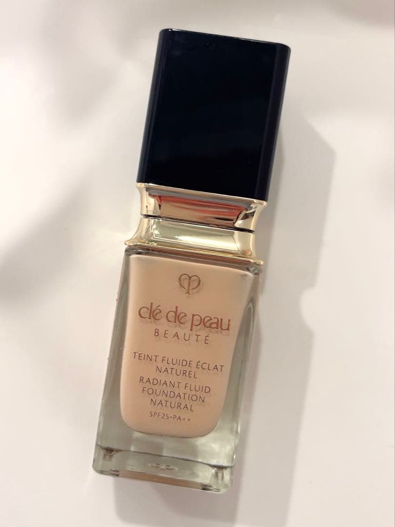 ほぼ全量】 クレドポーボーテ タンフリュイドエクラ ナチュレル