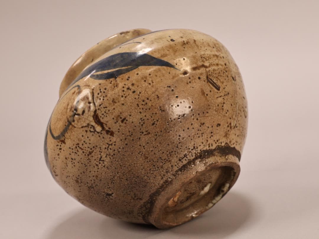 BK403　朝鮮美術　李朝　染付　壷　 高さ約13㎝　白磁　古美術 古道具 時代