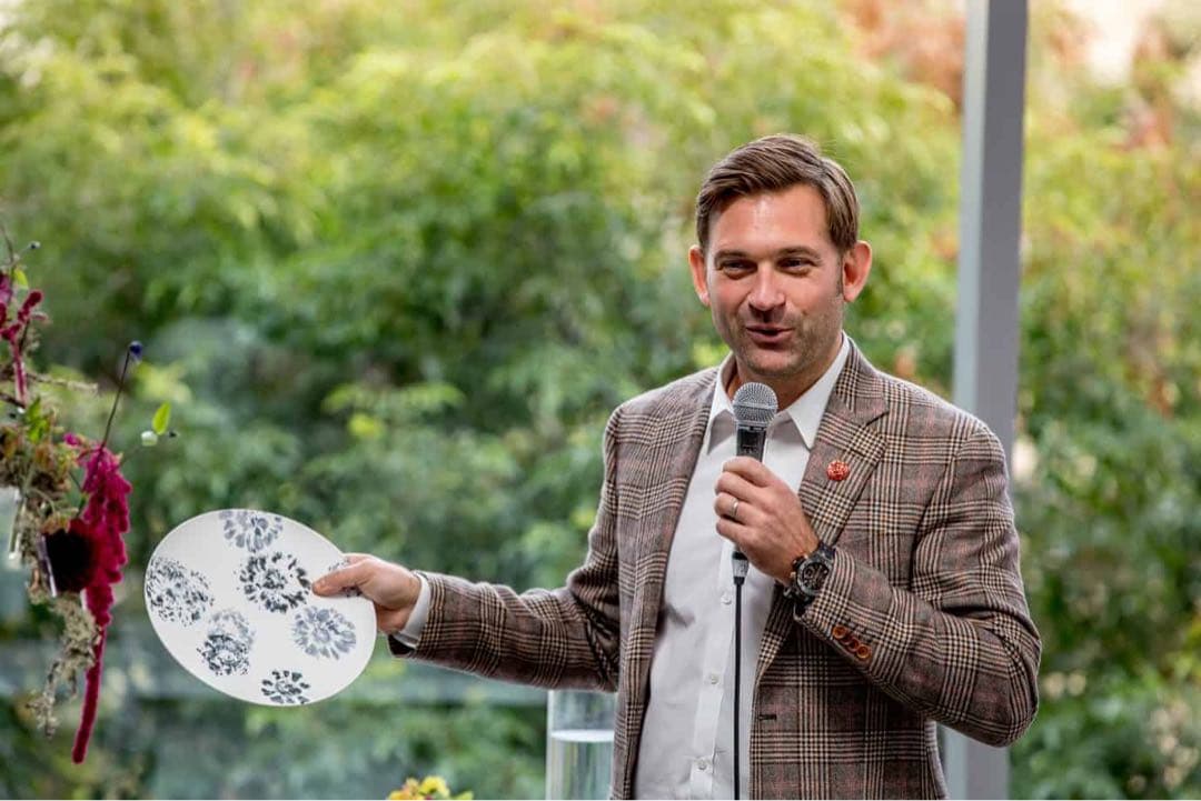 ニコライバーグマン　有田焼プレート　新品未使用　シリアルナンバー入り　Sサイズ