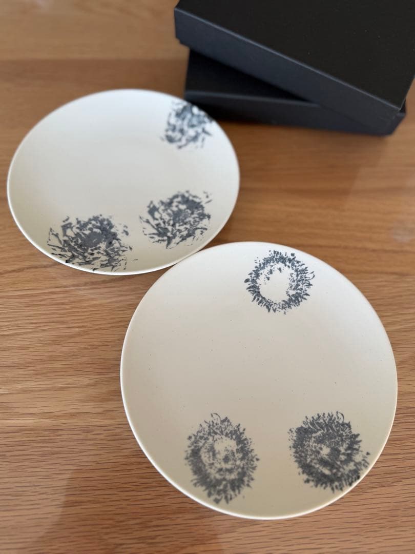 ニコライバーグマン　有田焼プレート　新品未使用　シリアルナンバー入り　Sサイズ