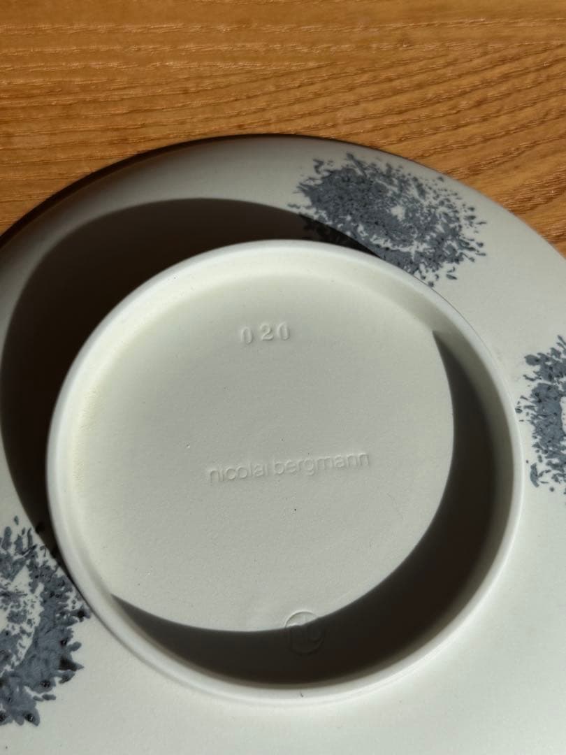 ニコライバーグマン　有田焼プレート　新品未使用　シリアルナンバー入り　Sサイズ