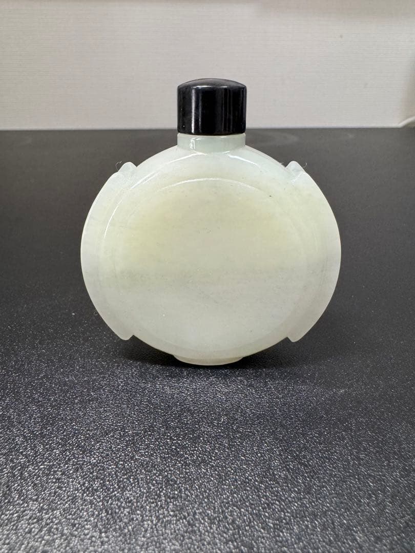 美品 鼻煙壺 和田玉 珍蔵品　新疆産ホータン玉（水墨色）鼻煙壺