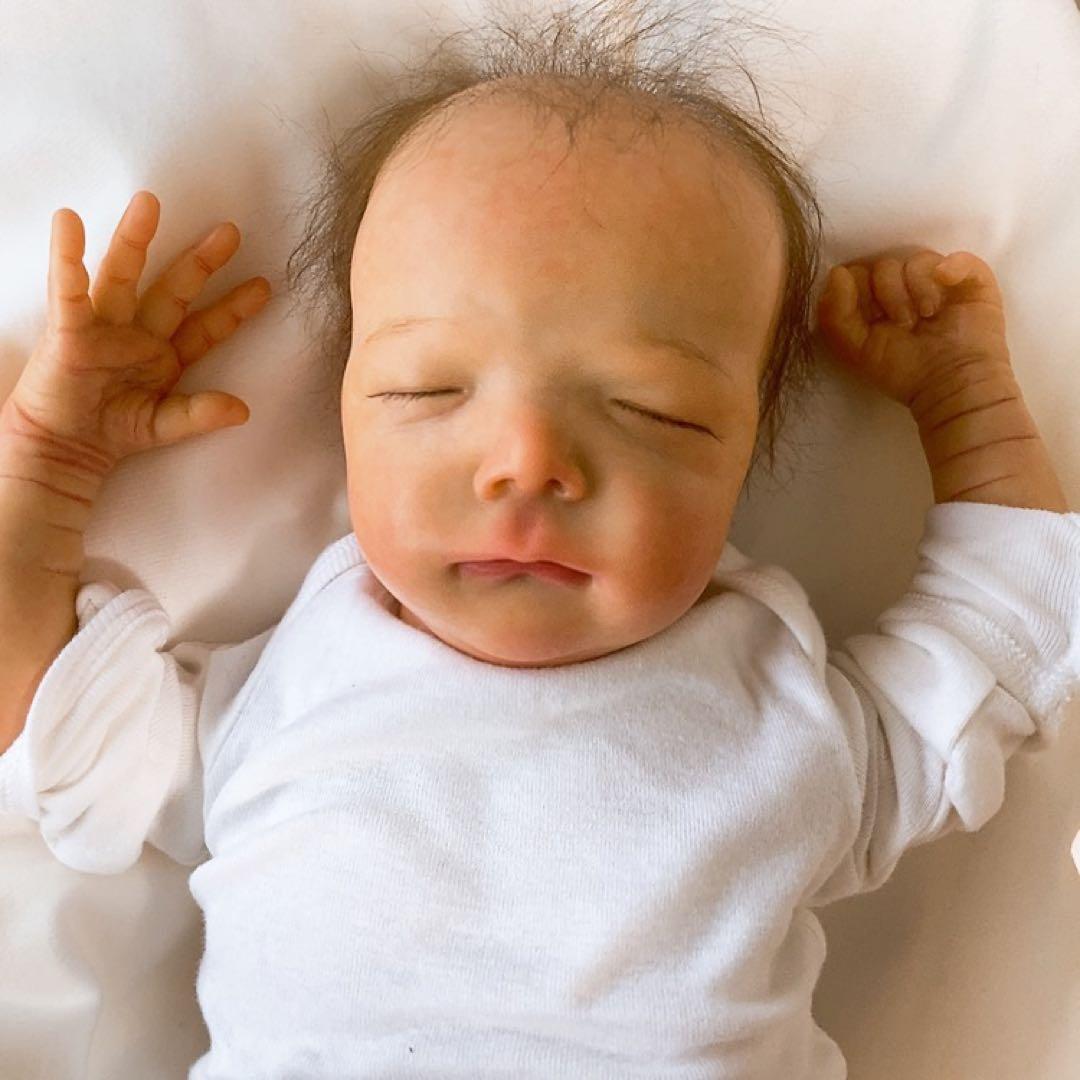 新生児の寝んねちゃん 小さめ くたくたです お人形 リボーンドール