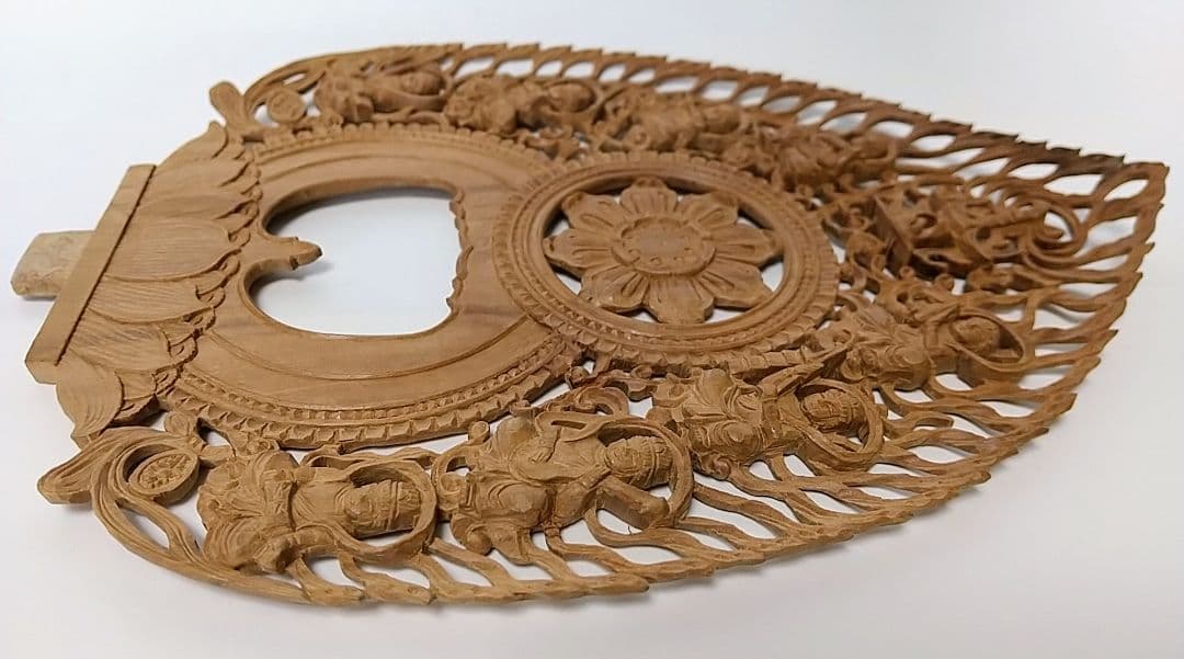 光背(3寸坐像用)#417透し彫 奏楽飛天 宝塔 ◆白檀 木彫 仏像付属品