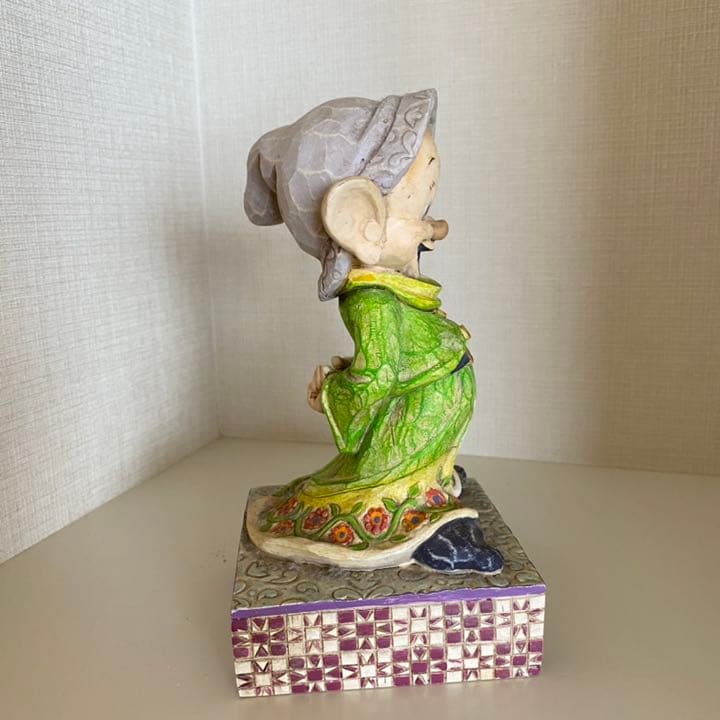 ディズニー　トラディション　エネスコ　y ドーピー　7人の小人