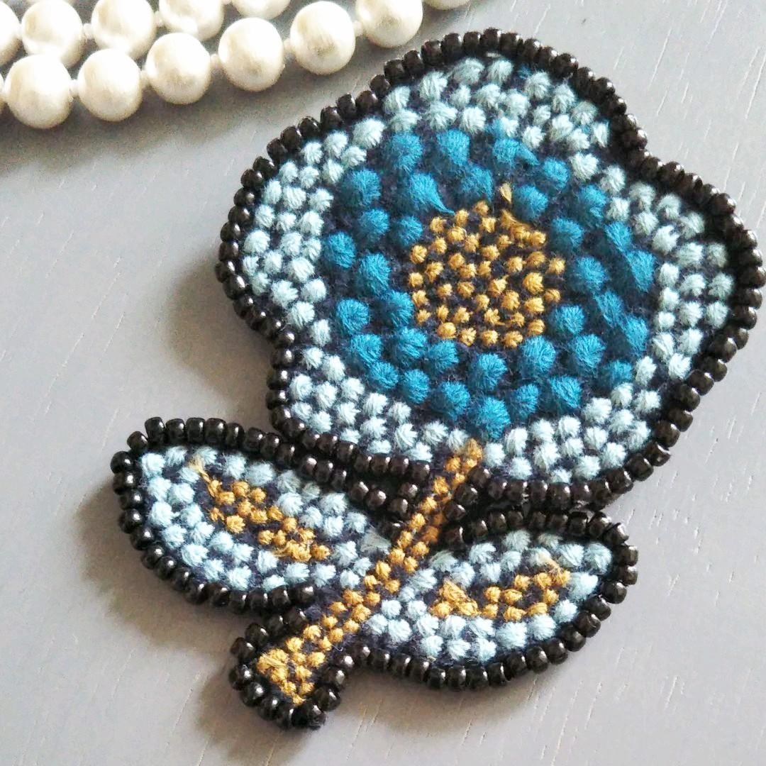 すみれ様 ⑨38ミナペルホネン ハンドメイド ブローチアクセサリー