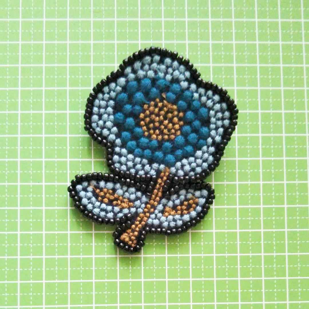 すみれ様 ⑨38ミナペルホネン ハンドメイド ブローチアクセサリー