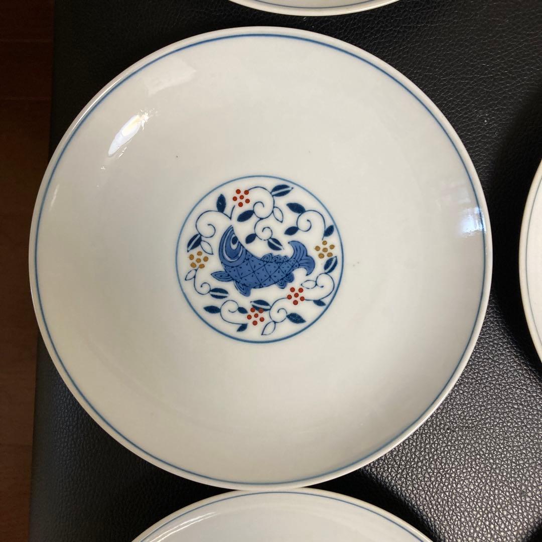 お皿16枚、大きさ直径（17㎝）