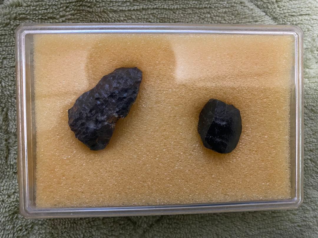 テクタイト 隕石 原石 5ケース(10個)