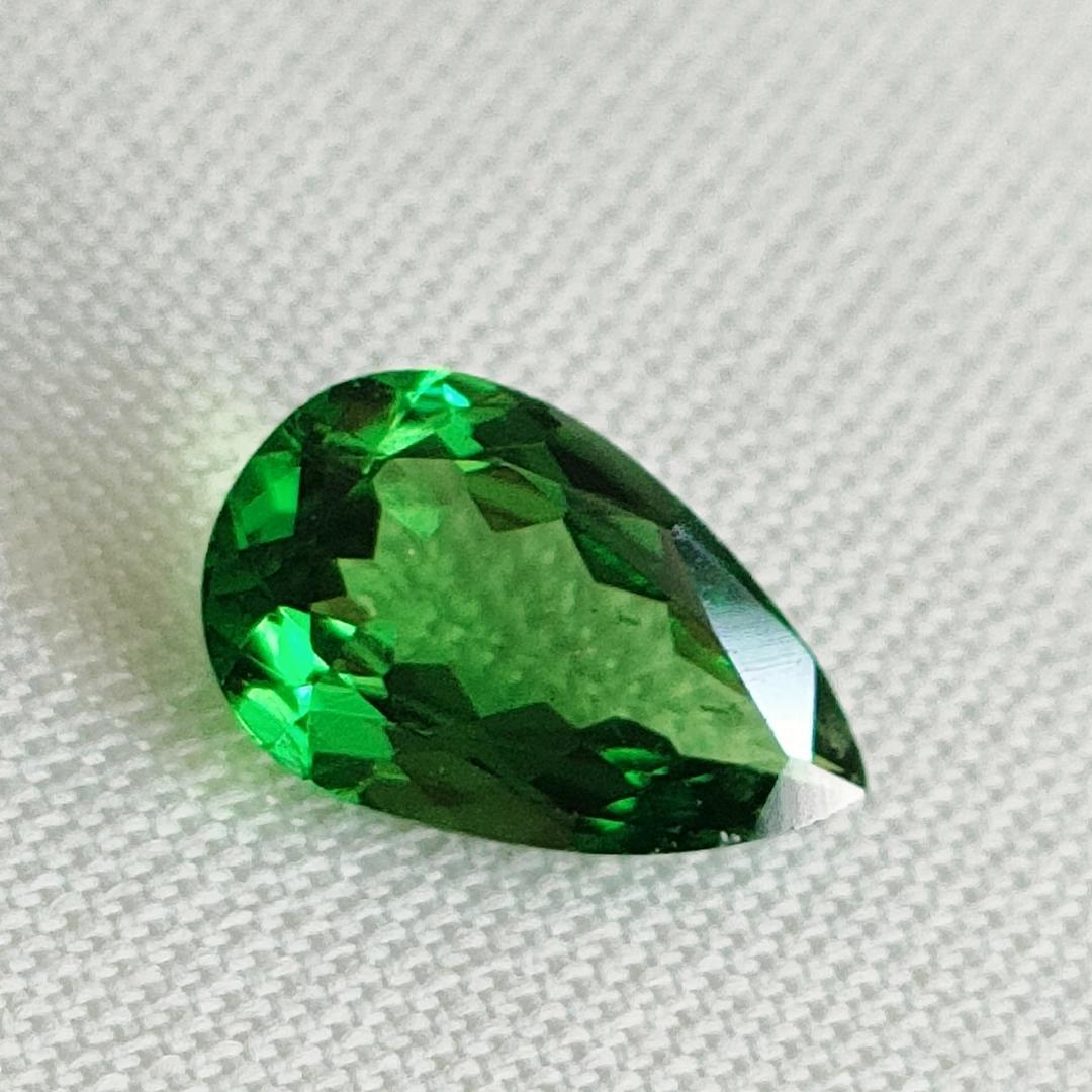 銀座ベルエトワール グリーンガーネット 0.709ct (簡易ソーティング付)