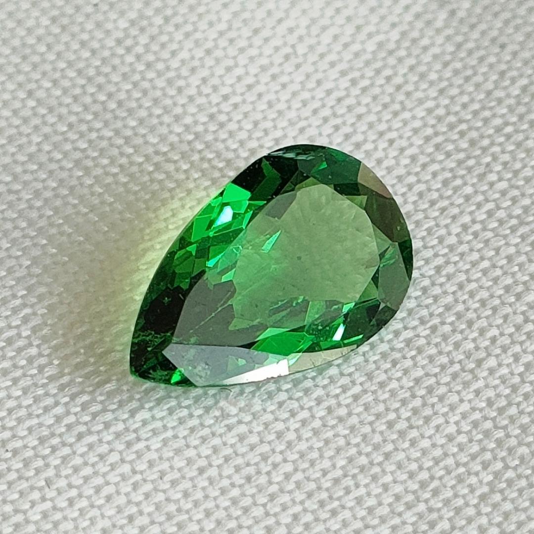 銀座ベルエトワール グリーンガーネット 0.709ct (簡易ソーティング付)