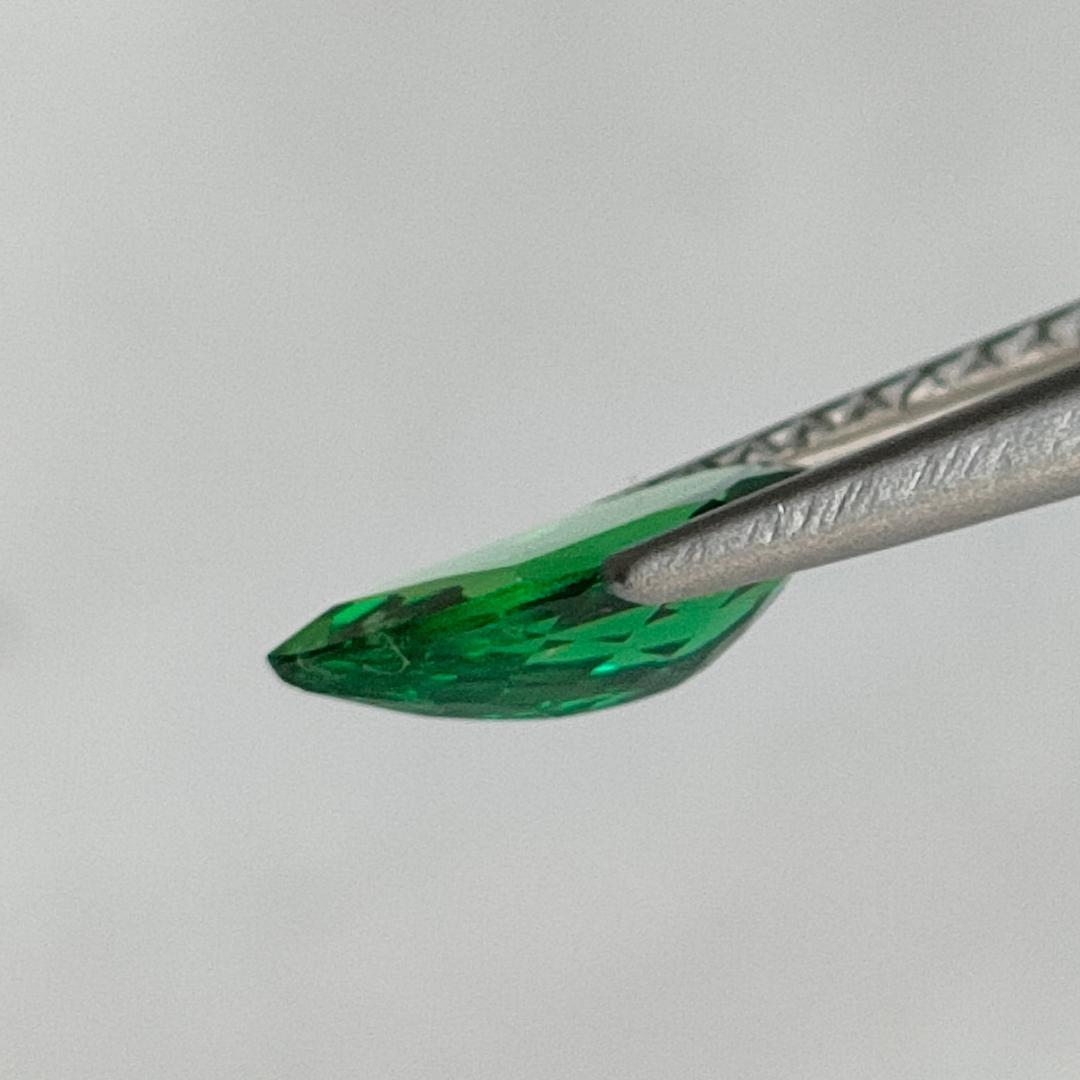 銀座ベルエトワール グリーンガーネット 0.709ct (簡易ソーティング付)